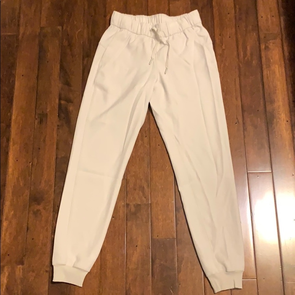 Lululemon On the Fly Jogger
